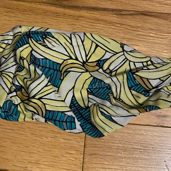 Banana bikini - Picture 2 of 5